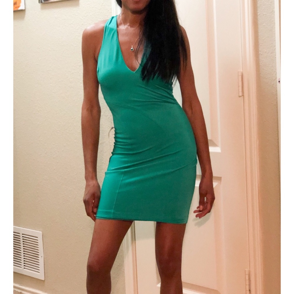 Bebe green dress with side zipper.